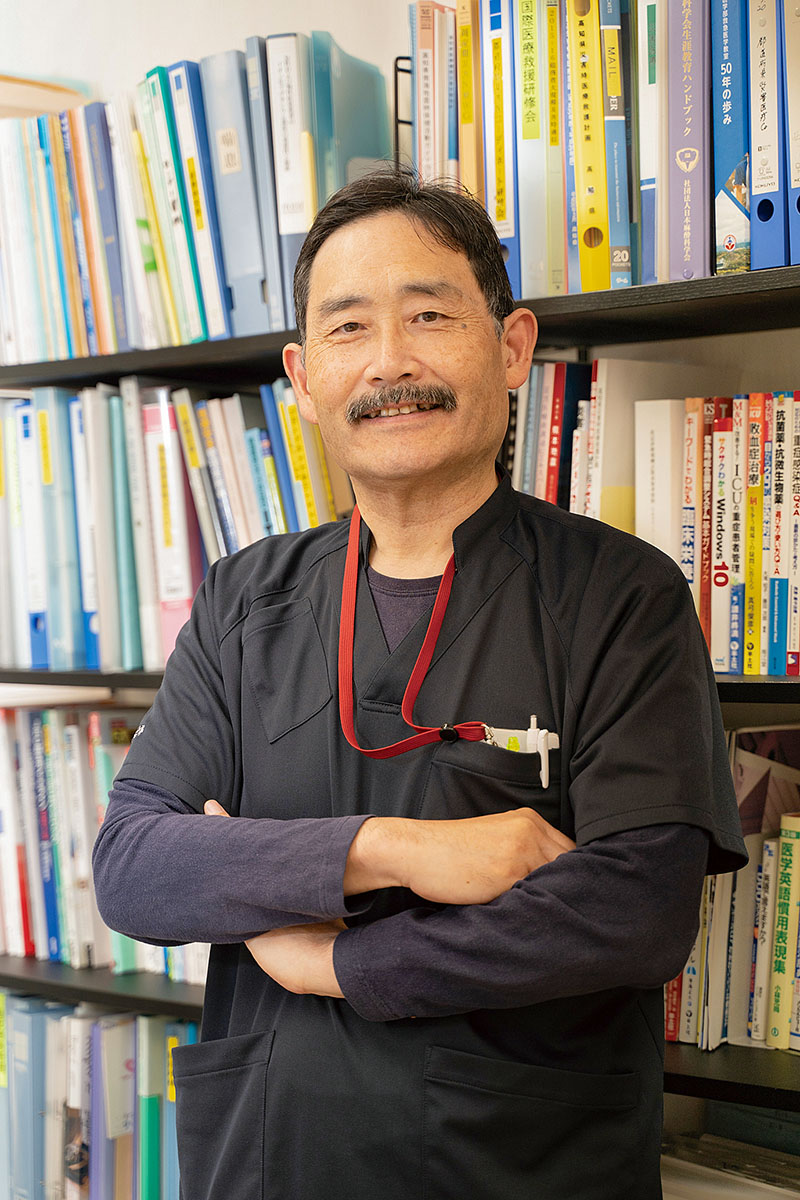 同窓会会長：西山先生